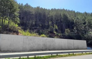 укрепиха свлачището пътя радомир перник