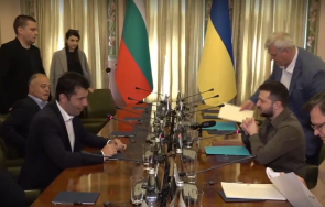 зеленски посрещна кирил петков киев видео