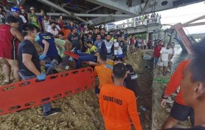 четирима души загинаха срутване мост филипините