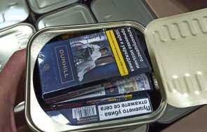 митничари откриха 450 кутии цигари консерви кучешка храна видео