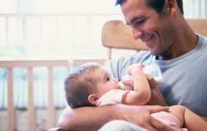 предложение бащите деца годишна възраст имат закрила уволнение