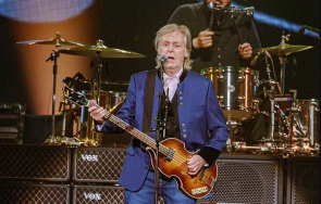 пол маккартни направи виртуален дует джон ленън