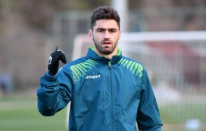 капитанът черно море точи сабята левски