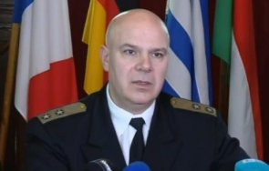 вицеадмирал кийт блънт нато възнамерява остане дълго извън черно море