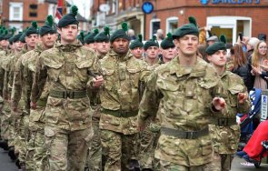 рота ирландския кралски полк тренира наши военни