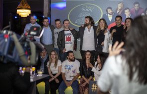 съни бийч събра своите звезди снимки