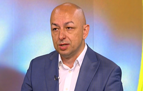 пълно лунно затъмнение ранните часове понеделник