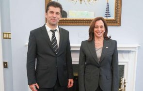 кирил петков срещна камала харис