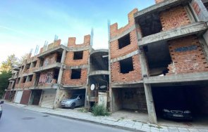 самонастанили изоставена сграда тормозят цял квартал варна