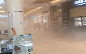 последните минути пожар гори столичен мол