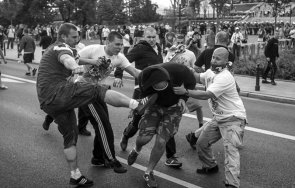 батални сцени фенове левски цска млатиха софия бой грабеж магистрала тракия