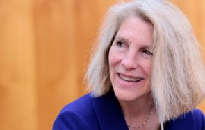 помощник държавният секретар сащ пристига визита нас