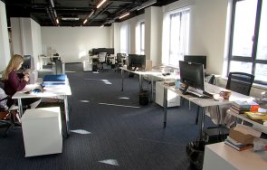 хибриден модел фирмите ходят офиса желание