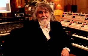 огромна загуба covid погуби легендарния композитор вангелис