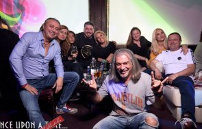 кадри афтърпартито капките накара мрежата превива смях видео