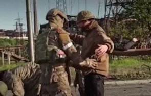 бойците батальона азов предават руските военни видео