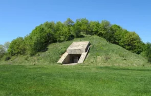 отвориха посещения тракийската гробница жаба могила стрелча