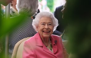 елизабет публична изява годишната кралица появи бъги цветно изложение