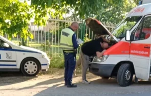 абсурд частна линейка шпори чужди номера