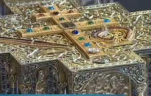 5000 миряни поклонили мощите светите братя опашката неделя продължава