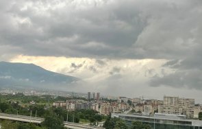 стихия мощна буря връхлетя софия силен дъжд изсипа столицата видео