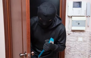 четирима обвинени крупния обир банско