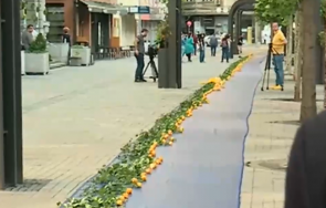 софия почита жертвите украйна 100 метрово синьо платно