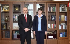 гешев среща четири очи лаура кьовеши