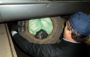 години затвор трафикант пренасял кила кокаин резервната гума колата