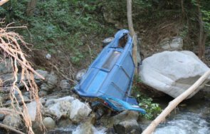 миниван падна пропаст симитли шофьорът оцеля чудо