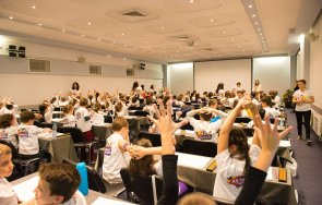 600 деца събират албена първата международна олимпиада ментална аритметика