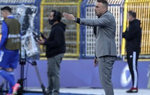 събличане феновете босна напуснаха трибуните заради петев видео