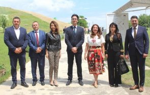 херо мустафа съм наско найлонови сини калцуни гробницата свещари снимка