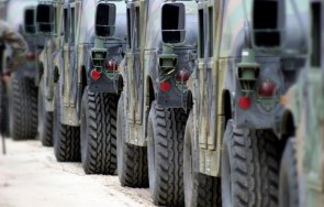 военни колони изтеглят полигона корен