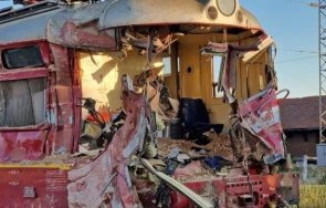 последно сбогом влакове спират минута часа памет загиналите машинисти