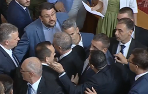 първо пик размирици народното събрание декларация костадин костадинов живо обновена