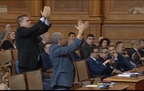 екшън пик тошко йорданов станислав балабанов подиграха просто киро парламента живо снимки