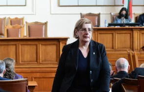 заявлението елена гунчева възраждане напускане парламента вече деловодството