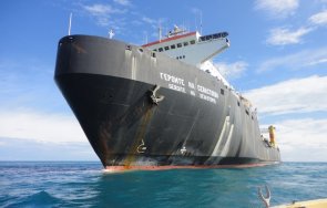 фериботът героите севастопол закъса изтеглиха варненското езеро