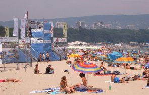 сезонът тръгна плажовете варна напълниха летовници