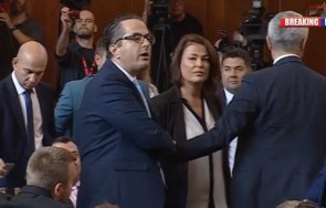 напрежението ескалира искрен митев напсувал човек възраждане депутатите стигнаха бой снимки живо