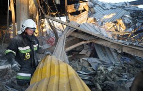 брутално руски ракети удариха мол украйна жертви десетки ранени снимки видео