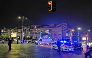 ОТ ПОСЛЕДНИТЕ МИНУТИ: Издирват се двама избягали след тежката катастрофа в София. Колата - с фалшиви номера и синя лампа