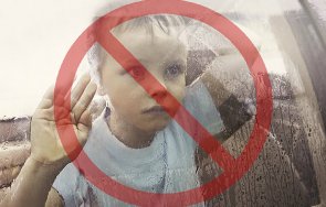 извадиха полуприпаднали деца заключени българска кола гърция