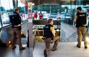 кървава атака мол копенхаген трима убити трима критично състояние задържан видео