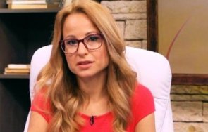 изненадващи рокади известни лица слизат екран снимки