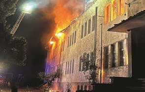 психично болна подпали училище