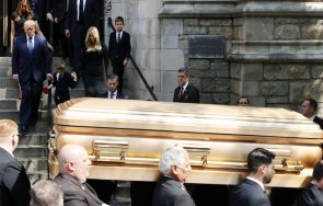 доналд тръмп изпрати първата съпруга ивана видео снимки