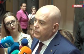 горещо пик главният прокурор иван гешев пак отчита депутатите ограмотява правна литература живо