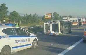 важно шофьорите внимавайте магистрала тракия кола обърна движението софия затруднено